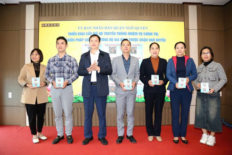 Quận Ngô Quyền cấp mã QR truyền thông nhiệm vụ chính trị, phổ biến pháp luật tới từng hộ dân